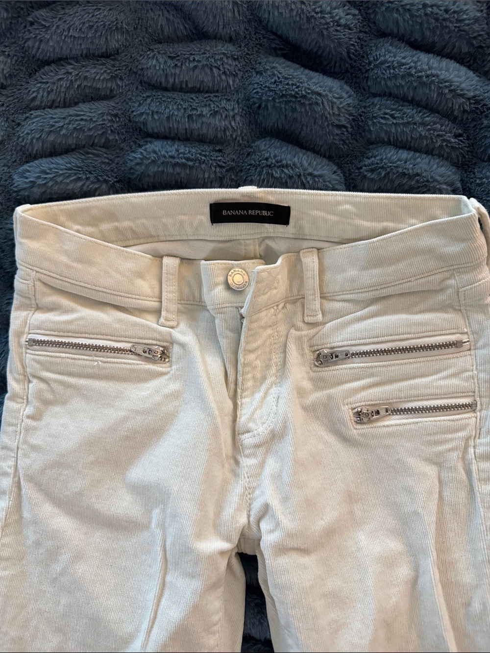 Banana Republic Women's Off-White Skinny Jeans with Front Zippers